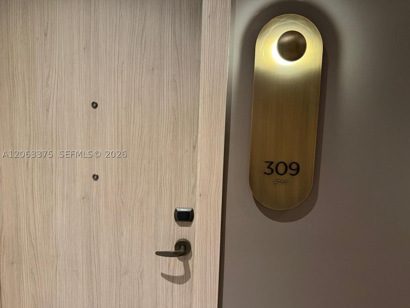 Comprar apartamento no SLS Lux Brickell 309