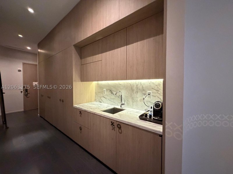 Comprar apartamento no SLS Lux Brickell 309