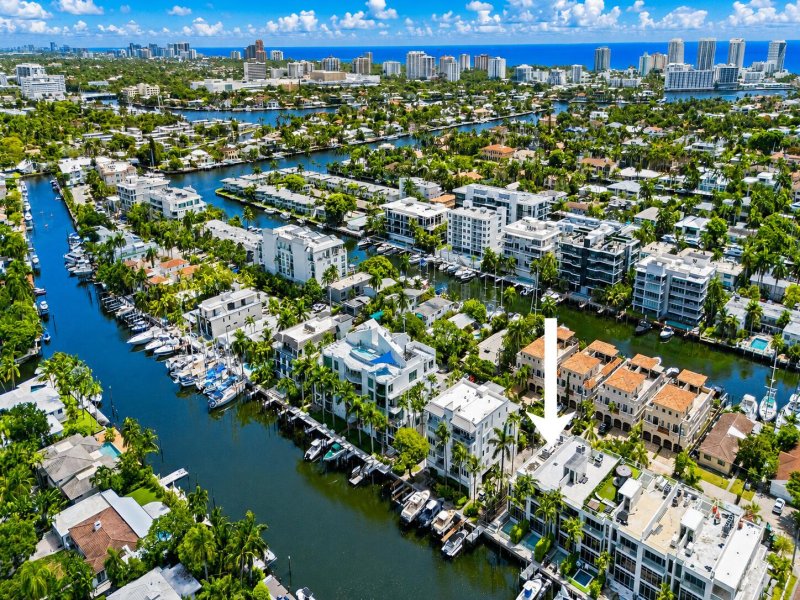 Condo for sale at Acqua Marina Residences