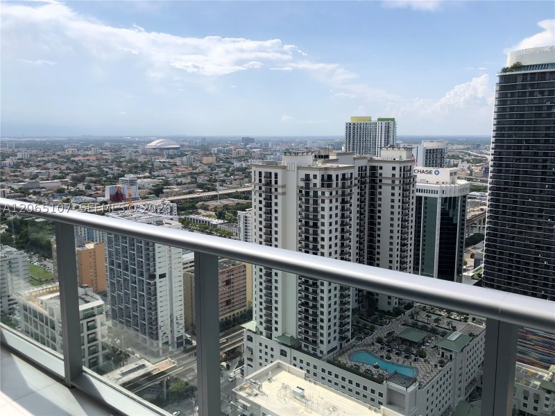 Aluguel de apartamento no 1100 Millecento 4007