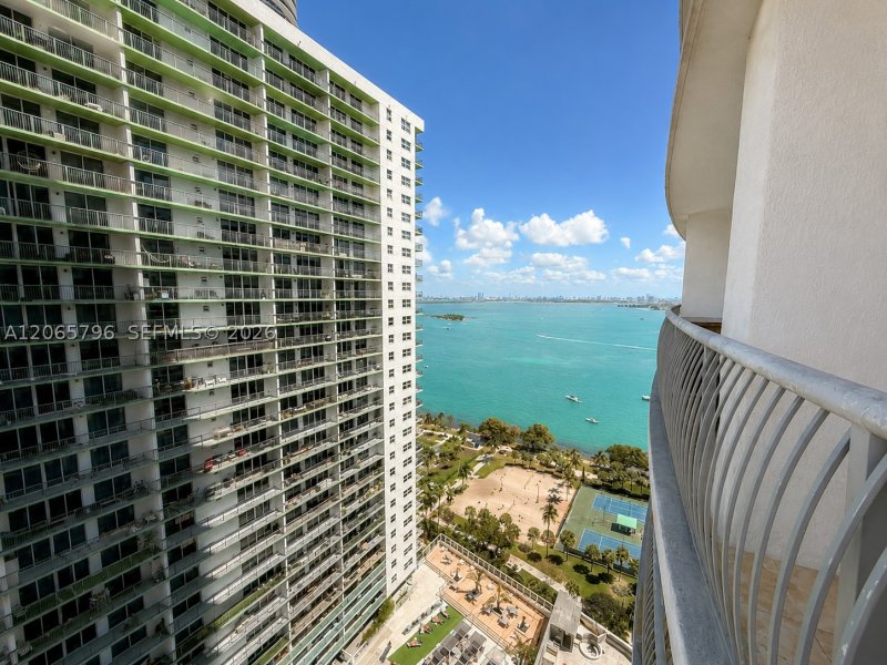 Aluguel de apartamento no Opera Tower 2809