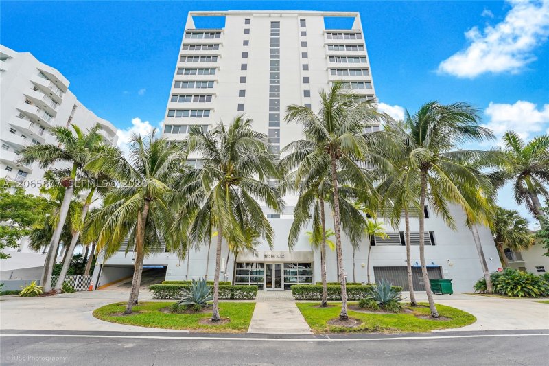 Aluguel de apartamento no Blue Bay Tower 1001