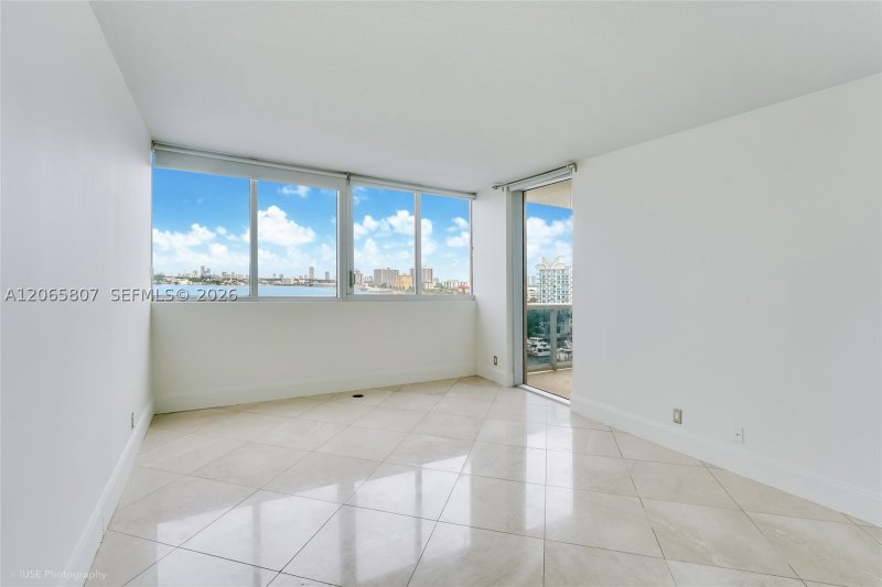 Aluguel de apartamento no Blue Bay Tower 1001