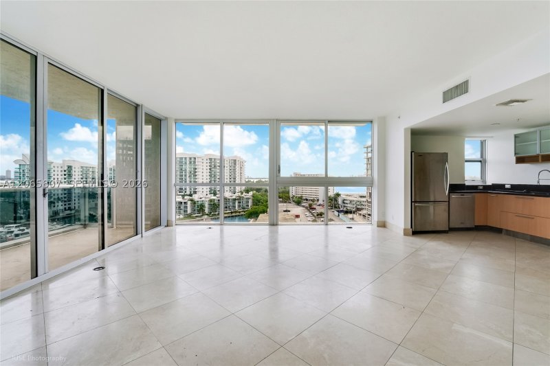 Aluguel de apartamento no Blue Bay Tower 1001