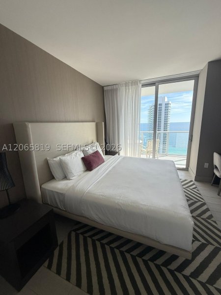 Apartment for rent at Hyde Beach House T3507