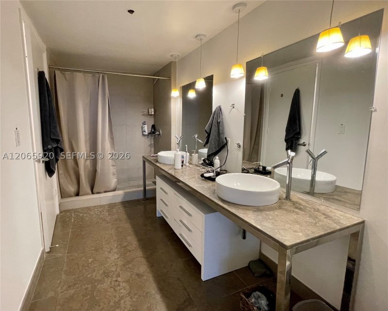 Apartment for rent at Icon Brickell Tower I 4906