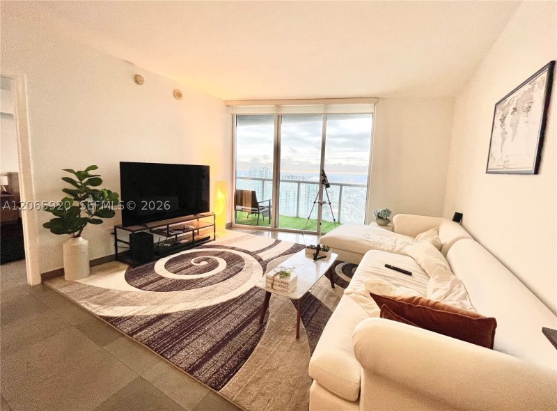Apartment for rent at Icon Brickell Tower I 4906