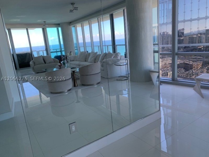 Comprar apartamento no Jade Ocean 2808