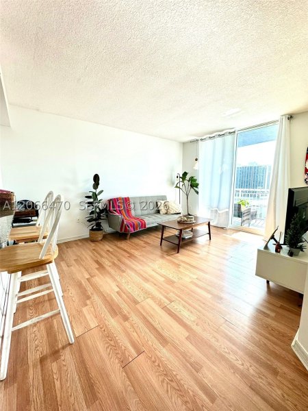 Aluguel de apartamento no 1800 Biscayne Plaza 2004