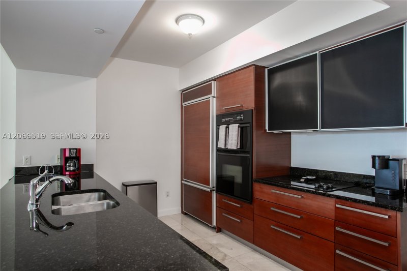 Aluguel de apartamento no Beach Club Two 1711