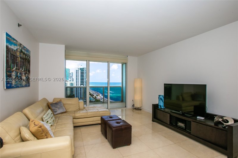 Aluguel de apartamento no Beach Club Two 1711