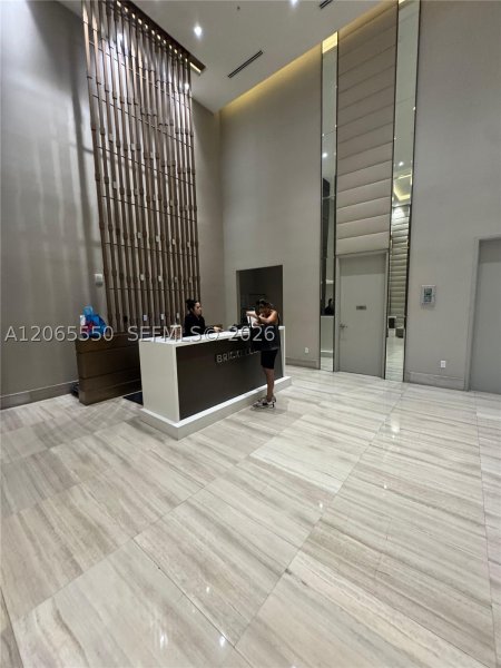Comprar apartamento no Brickell Ten 607