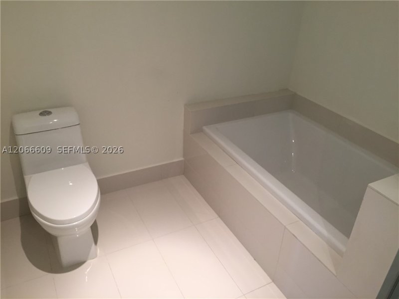 Aluguel de apartamento no 1100 Millecento 2911