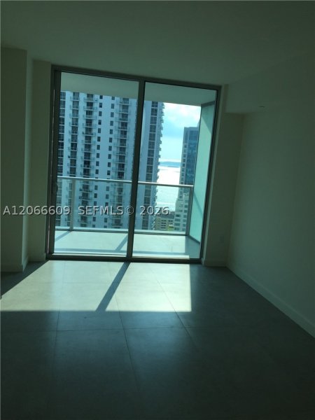 Aluguel de apartamento no 1100 Millecento 2911