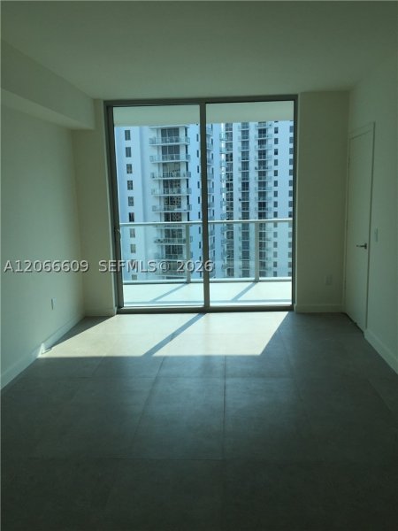 Aluguel de apartamento no 1100 Millecento 2911