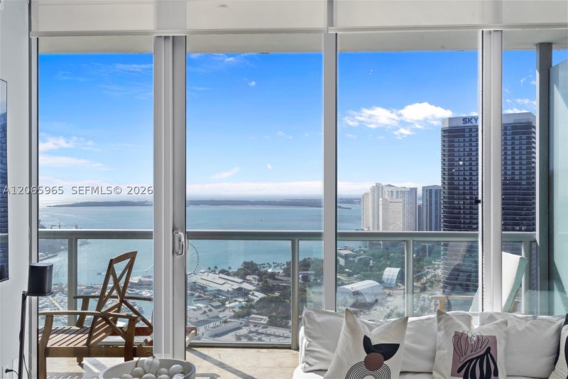 Comprar apartamento no Marina Blue 4203