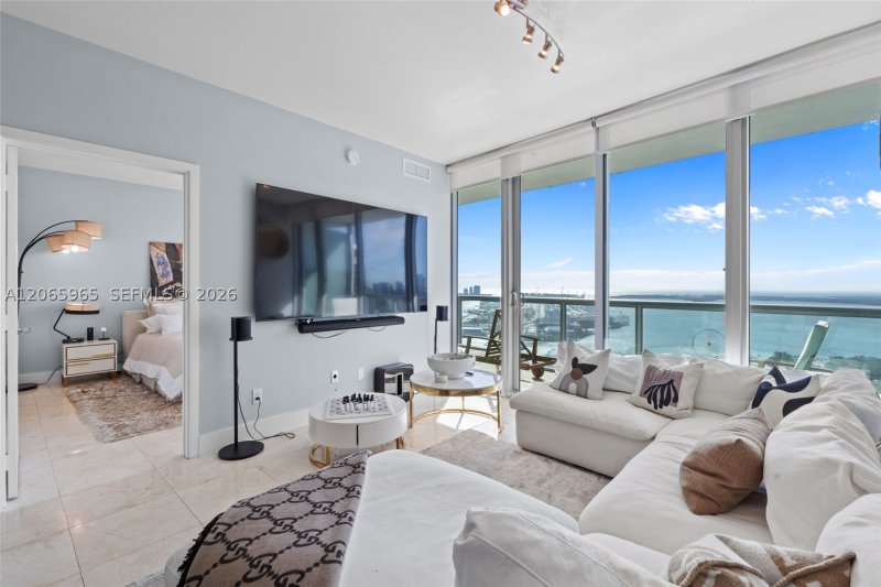 Comprar apartamento no Marina Blue 4203