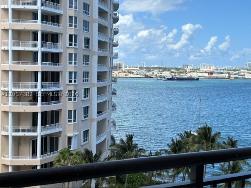 Aluguel de apartamento no Brickell Key Two 1024