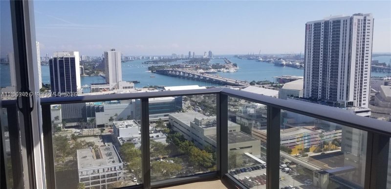 Aluguel de apartamento no Canvas 2706