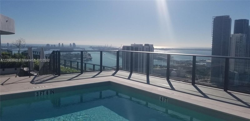 Aluguel de apartamento no Canvas 2706