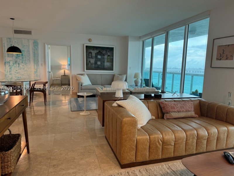 Apartment for rent at 1800 Club 1609