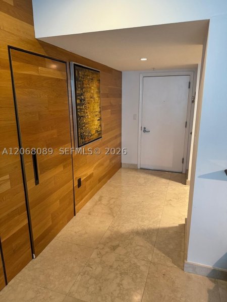 Apartment for rent at 1800 Club 1609