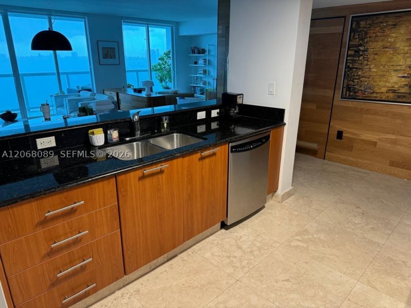 Apartment for rent at 1800 Club 1609