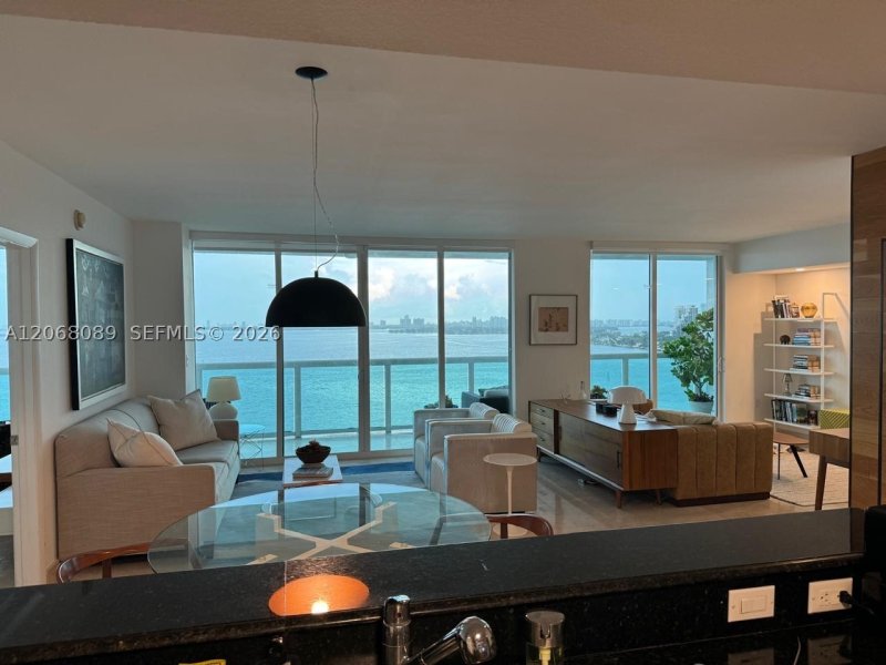 Apartment for rent at 1800 Club 1609
