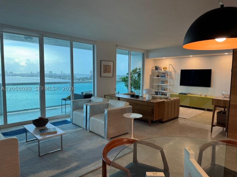 Apartment for rent at 1800 Club 1609