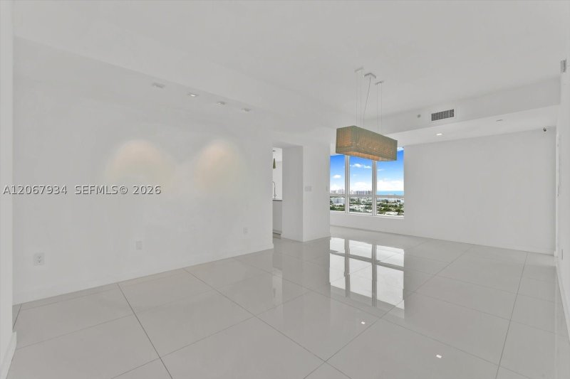 Comprar apartamento no Bentley Bay South 2101
