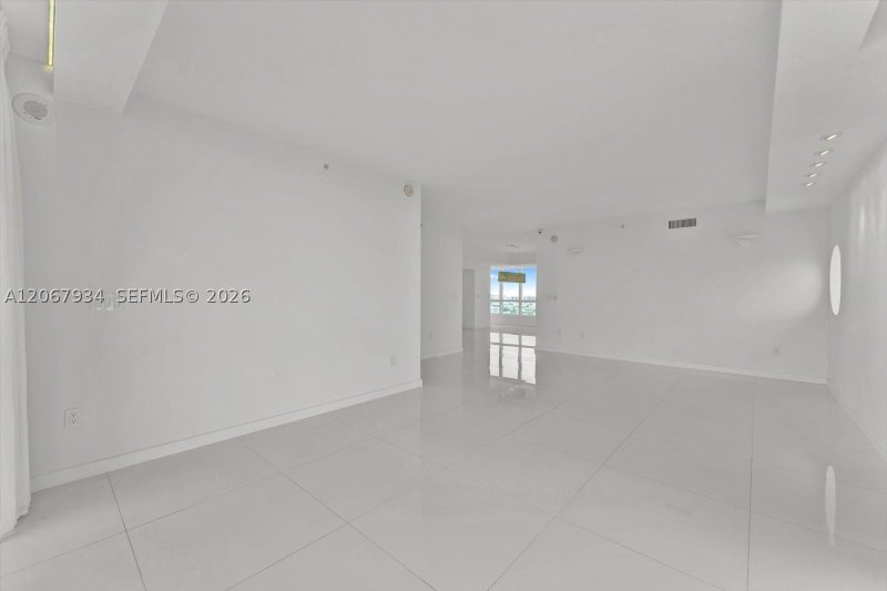 Comprar apartamento no Bentley Bay South 2101
