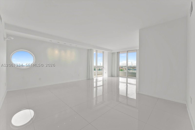 Comprar apartamento no Bentley Bay South 2101