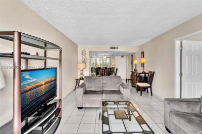 Manatee Apt #308