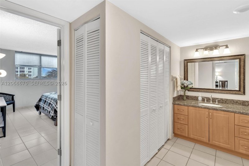 Condo for sale at Manatee 308