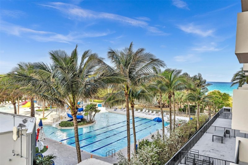 Condo for sale at Manatee 308