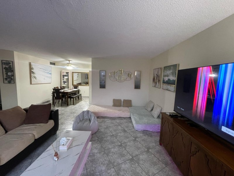 Condo for sale at Alexander Towers 203