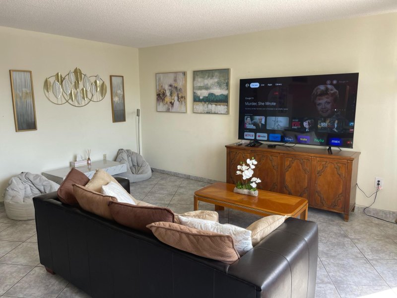 Condo for sale at Alexander Towers 203