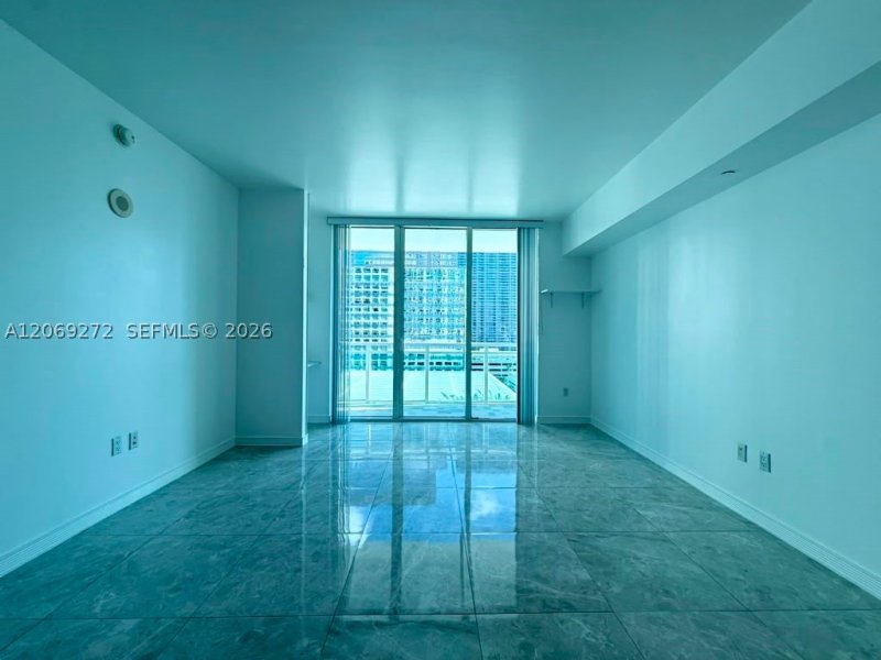 Aluguel de apartamento no The Plaza Tower I 1108