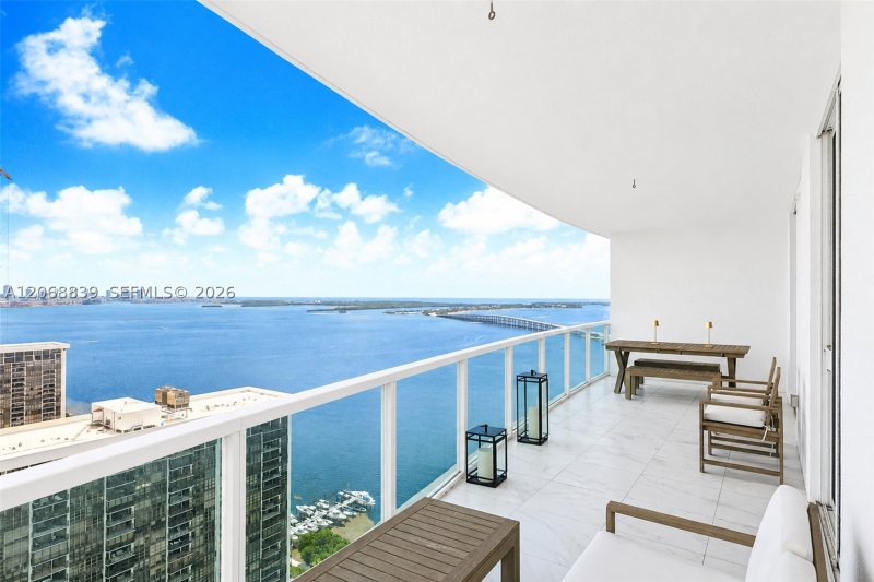 Condo for sale at Skyline On Brickell 3202