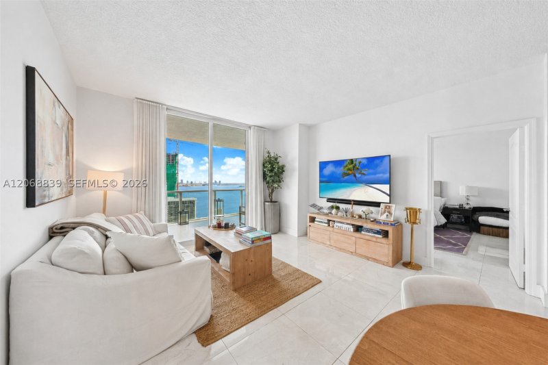 Condo for sale at Skyline On Brickell 3202