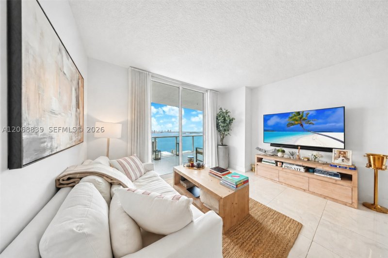 Condo for sale at Skyline On Brickell 3202