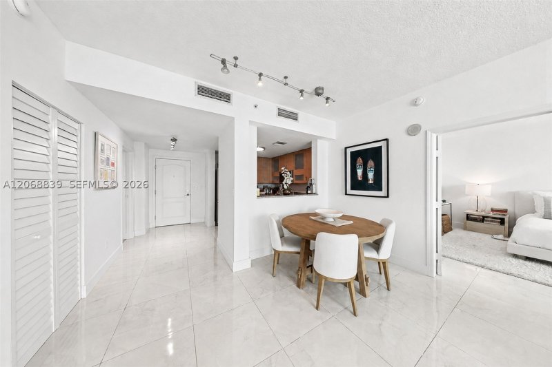 Condo for sale at Skyline On Brickell 3202
