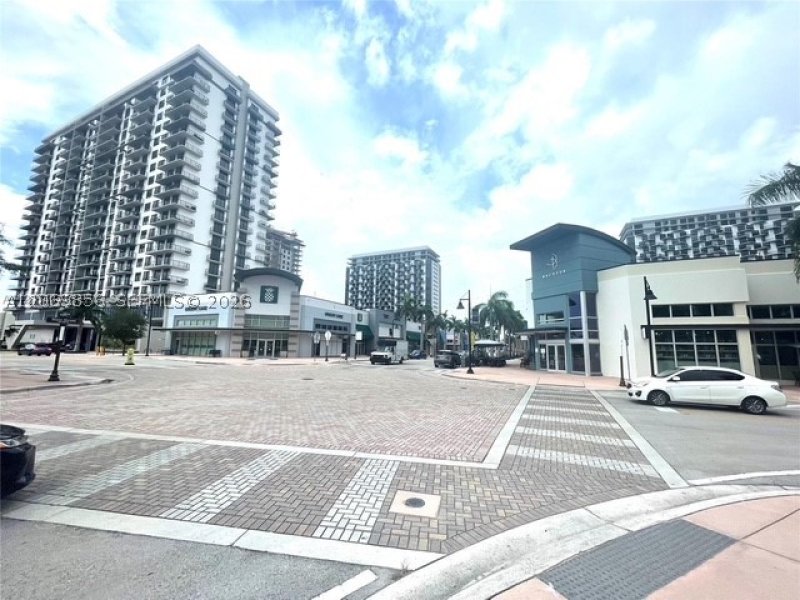 Condo for sale at 5252 Paseo Doral 1608