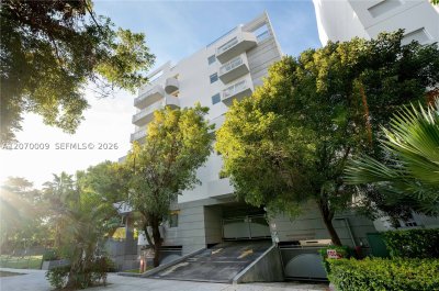 Brickell Roads Atriums Apt #PH7/807