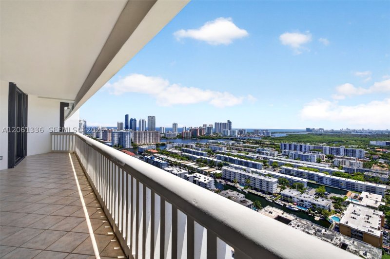 Condo for sale at 2000 Williams Island 3008
