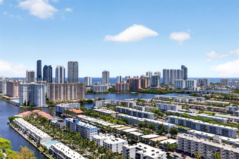 Condo for sale at 2000 Williams Island 3008