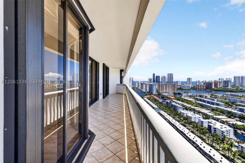 Condo for sale at 2000 Williams Island 3008