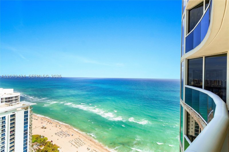 Comprar apartamento no Ocean Four 3502