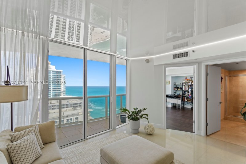 Comprar apartamento no Ocean Four 3502