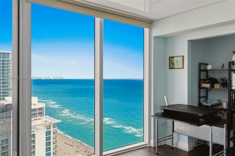Comprar apartamento no Ocean Four 3502